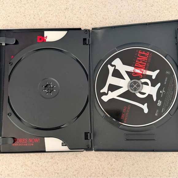 Universal Scarface Anniversary Edition DVD - Black and Red - Picture 3 of 4